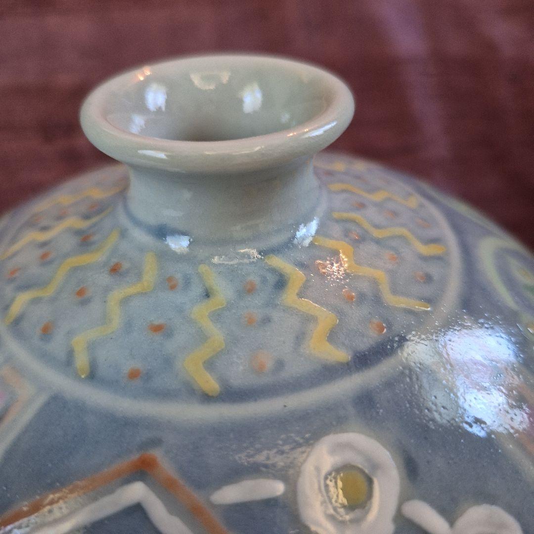 有田焼　五代走波　染錦魚紋飾り壺