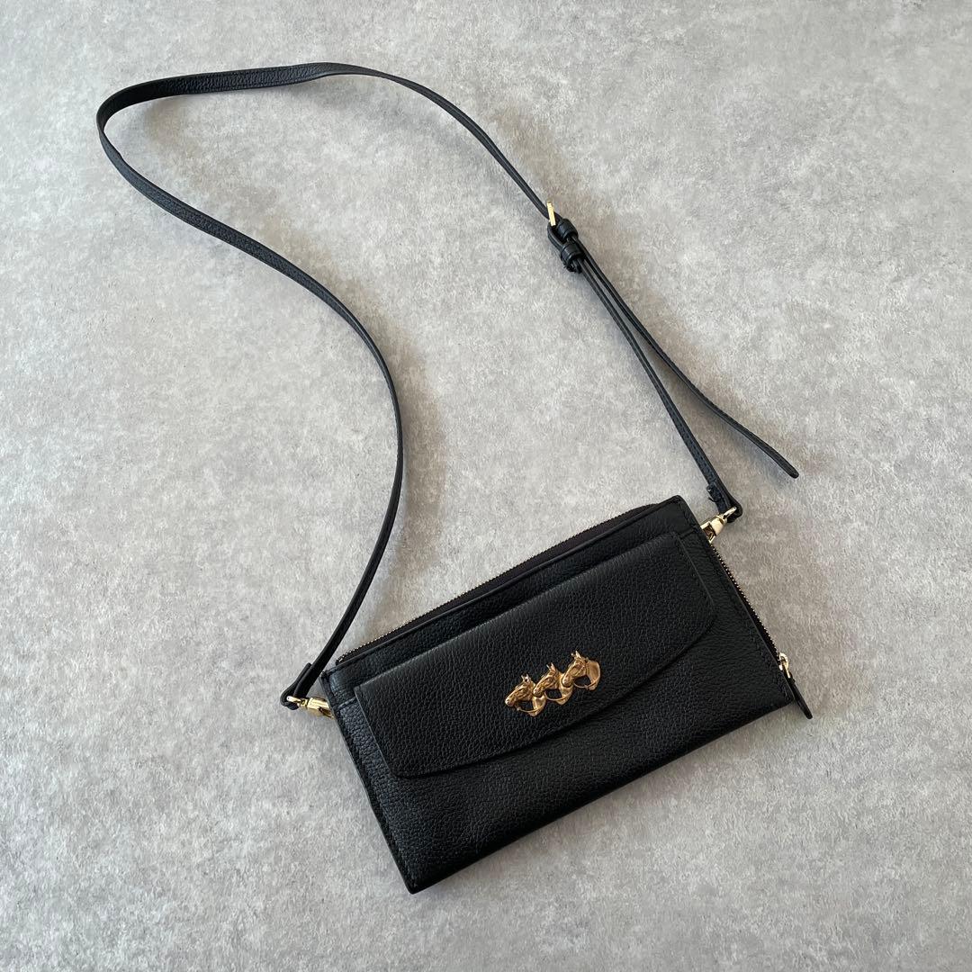 美品 イアパピヨネ Brooklyn Charm馬チャームウォレットショルダー