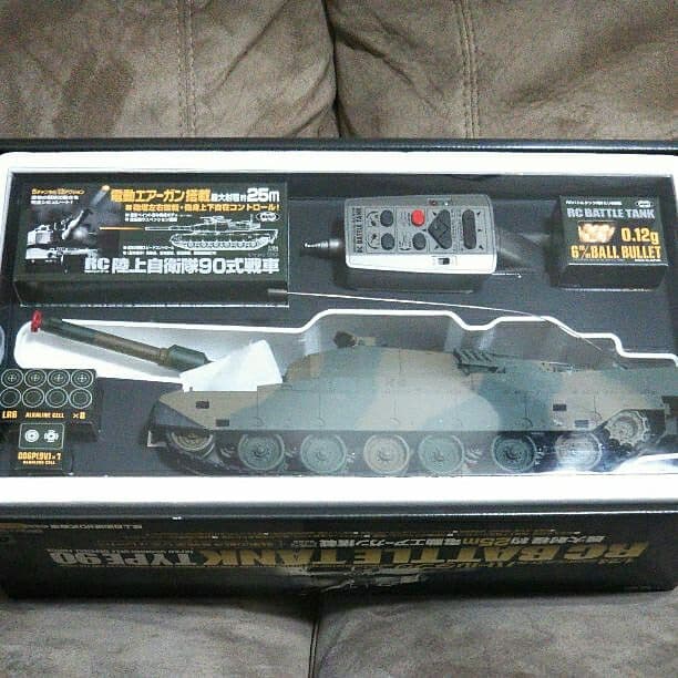 東京マルイ製 1/24ラジオコントロール バトルタンク 陸上自衛隊90式戦車