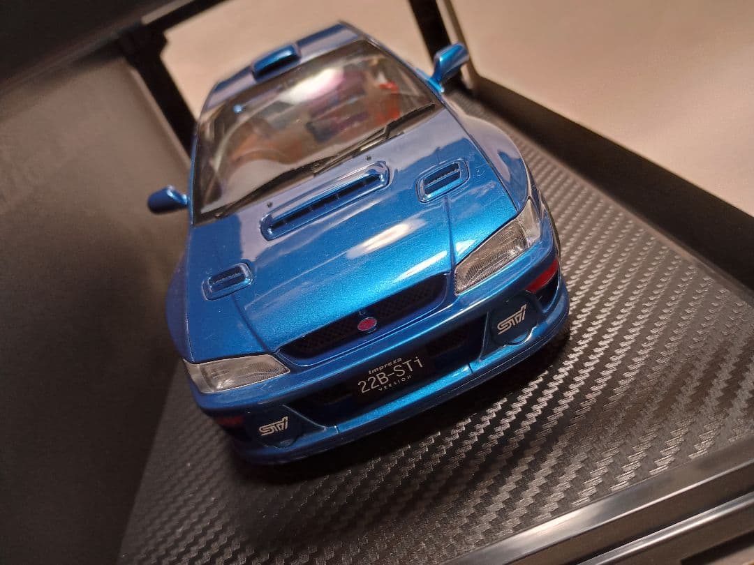 1/18　スバル　インプレッサ　22B　 STI 　バージョン　GC8改