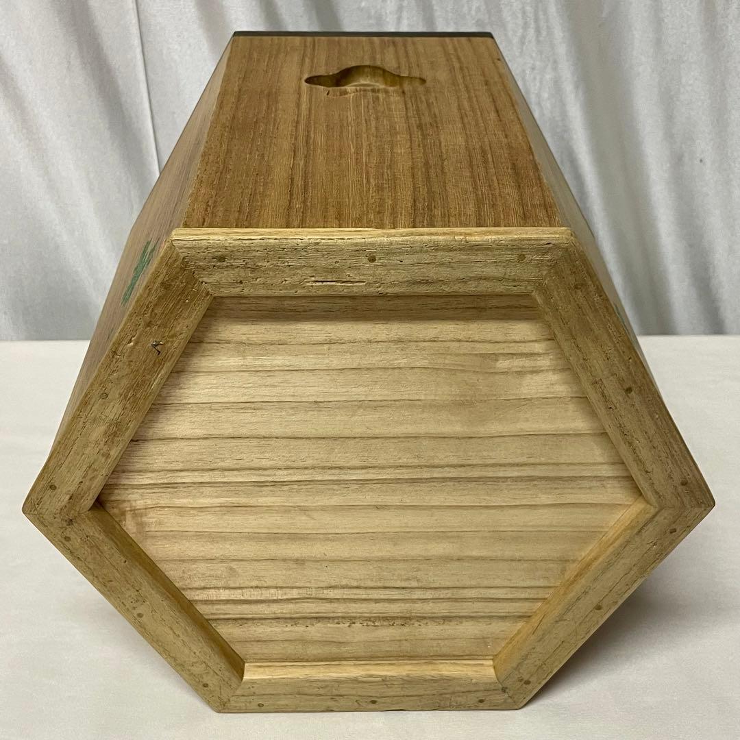 桐六角箱火鉢 (壬戌 春日 来章)