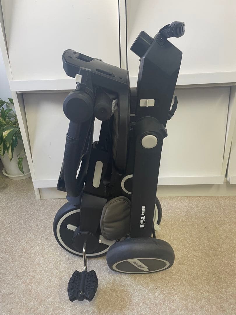 ベネベネ　オールインワン　三輪車　折りたたみ　ペダル付き　チャコール