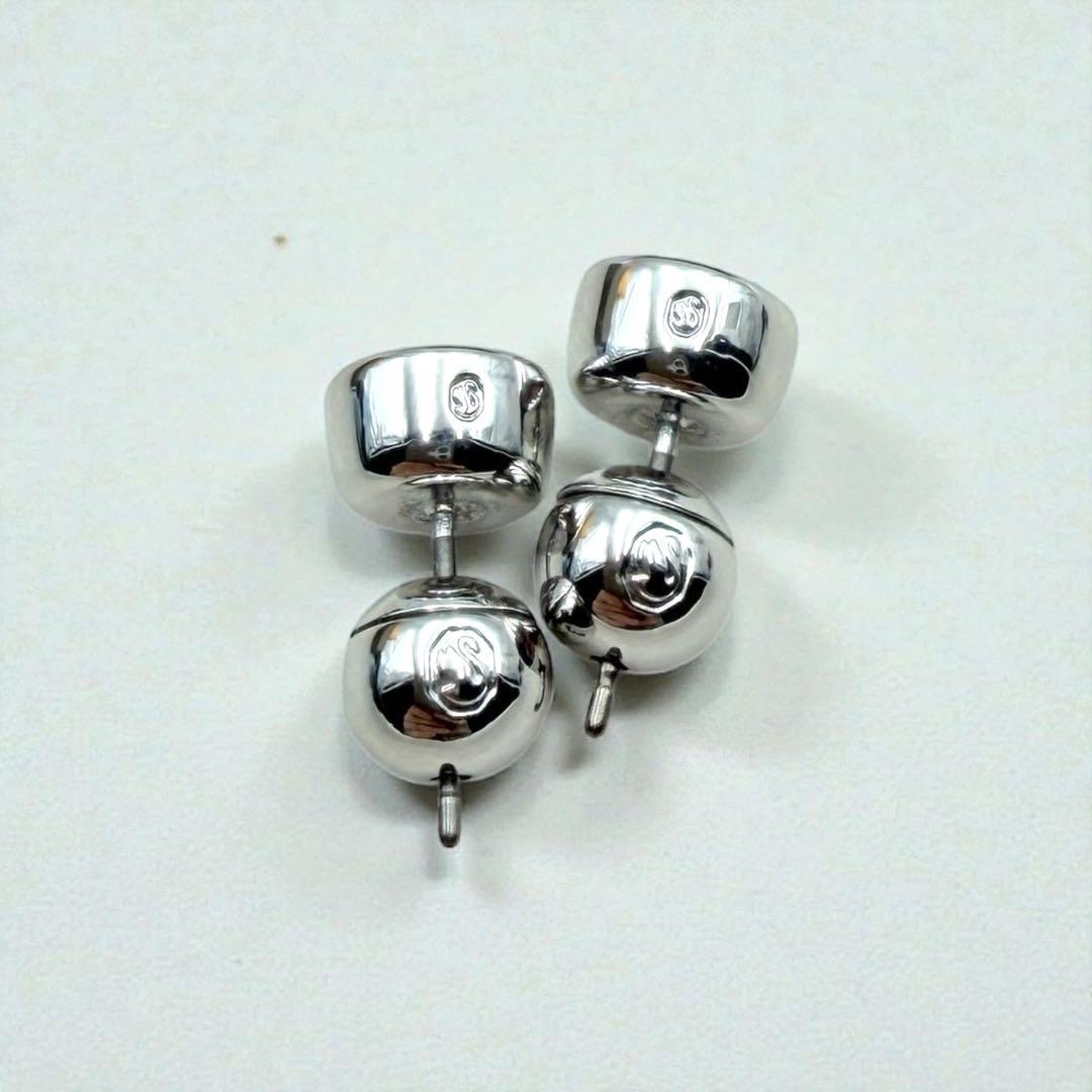 ほぼ未使用　SWAROVSKI ピアス　ラウンドカット　スタッドピアス　ホワイト