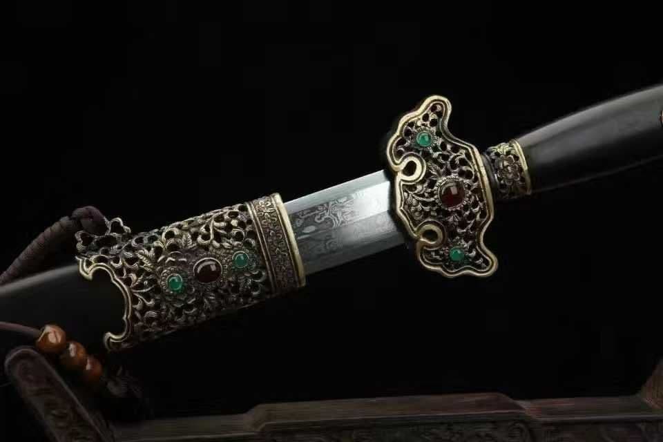 【吟春剣】 古兵器 武具 刀装具 日本刀　模造刀 居合刀 武士道 鑑賞用 美術刀