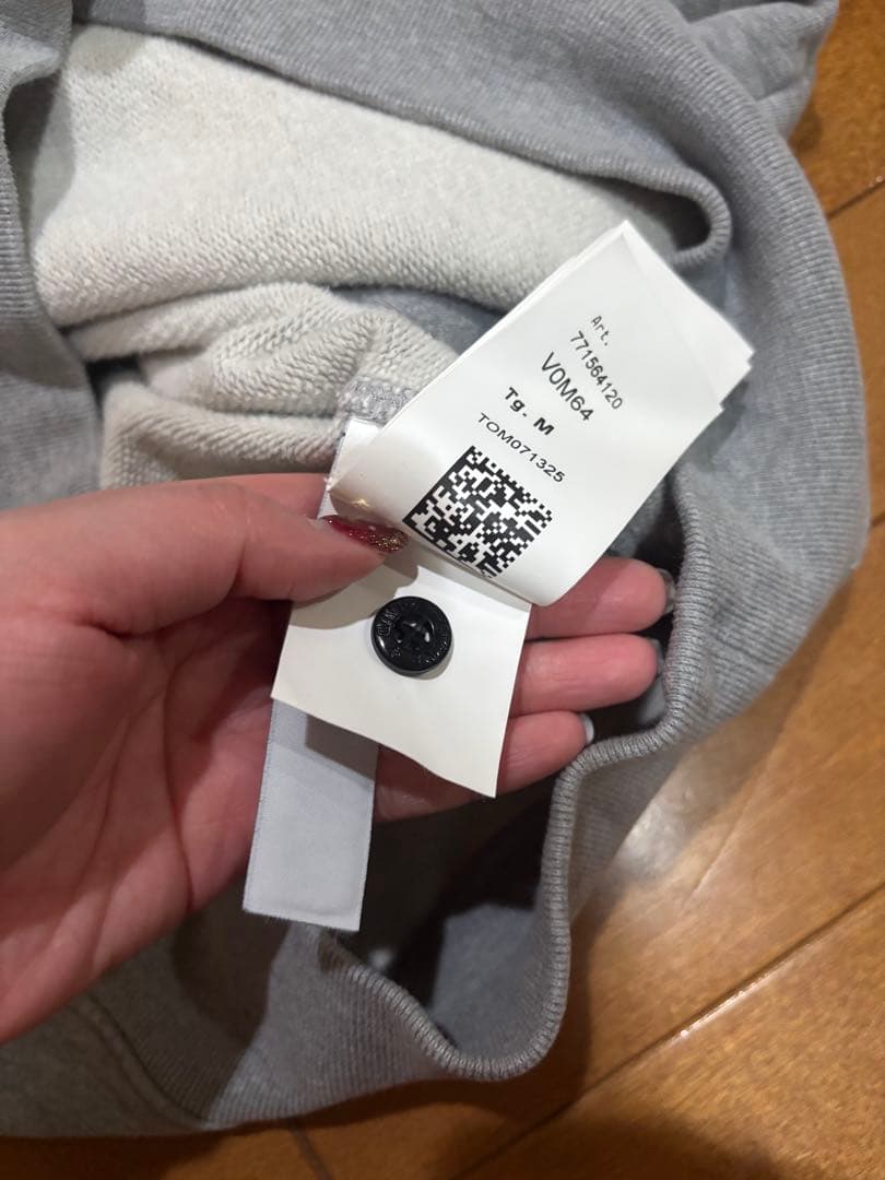 売り切り希望　STONE  グレー フード付きパーカー M