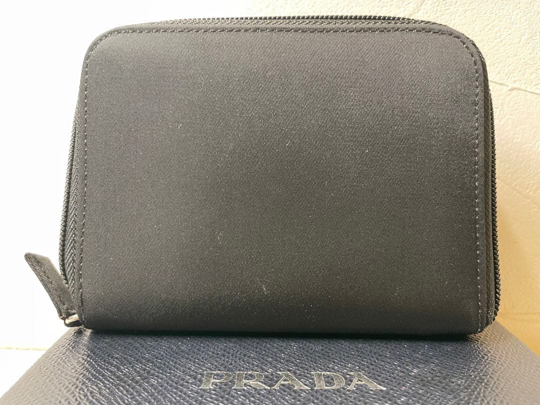 【新品未使用】PRADA プラダ ブラック 黒 ウォレット ラウンドファスナー