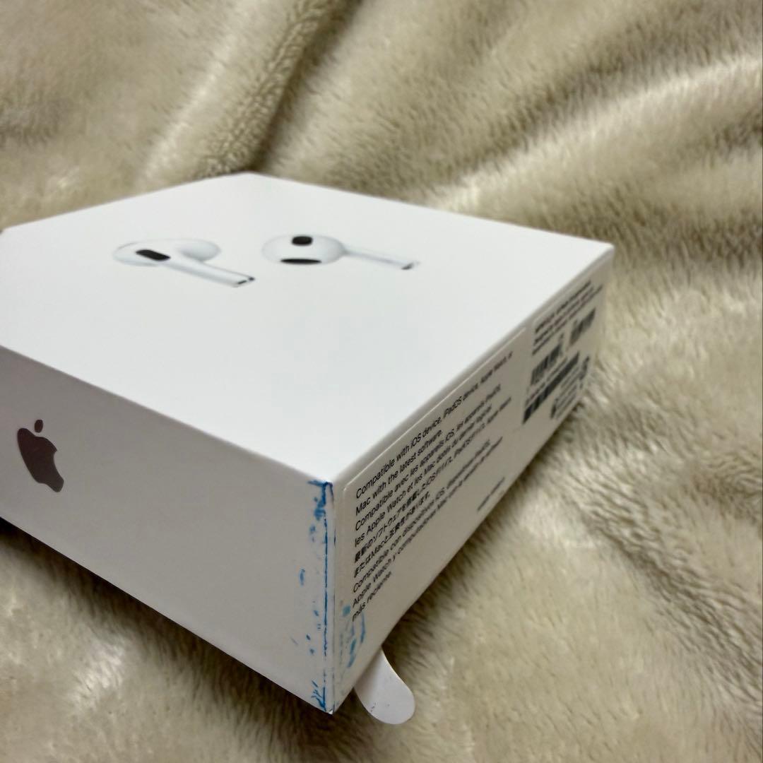 c*a様 AirPods第3世代本体 ホワイト 充電ケース Lightningケ