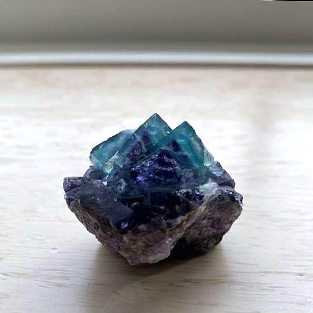 イリノイ産　ケイヴ・イン・ロック　バイカラー　フローライト　鉱物標本　原石