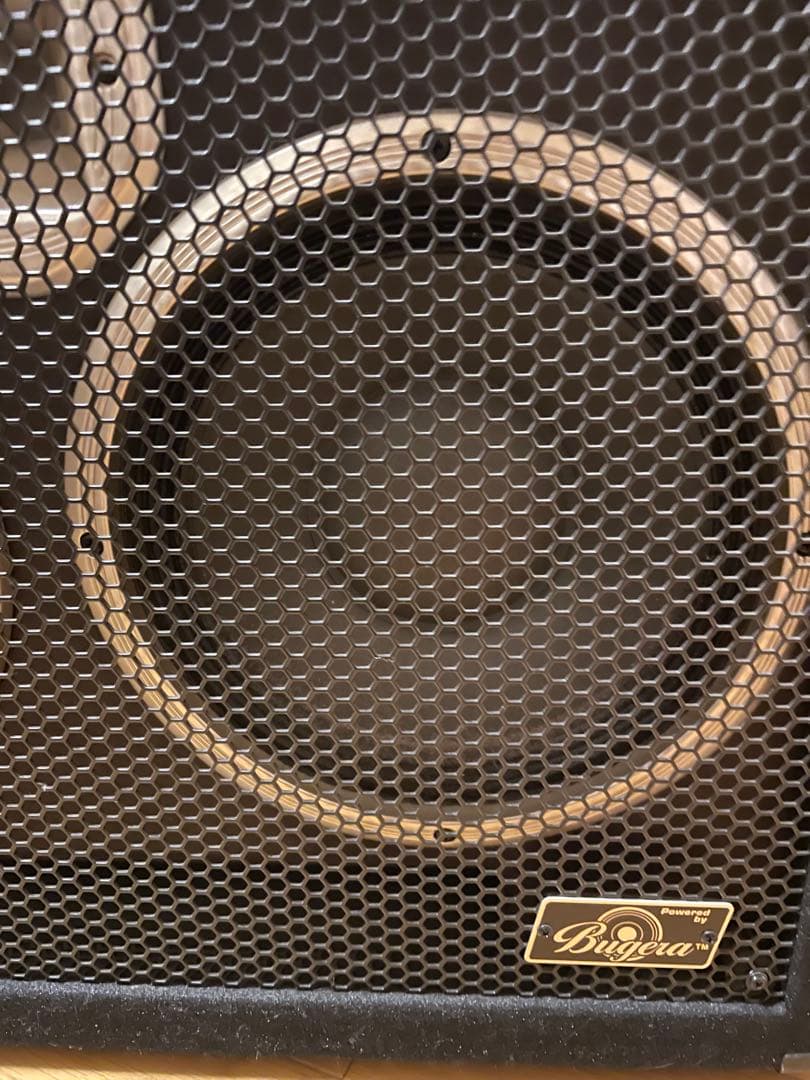 BEHRINGER(ベリンガー)ULTRABASS BB210