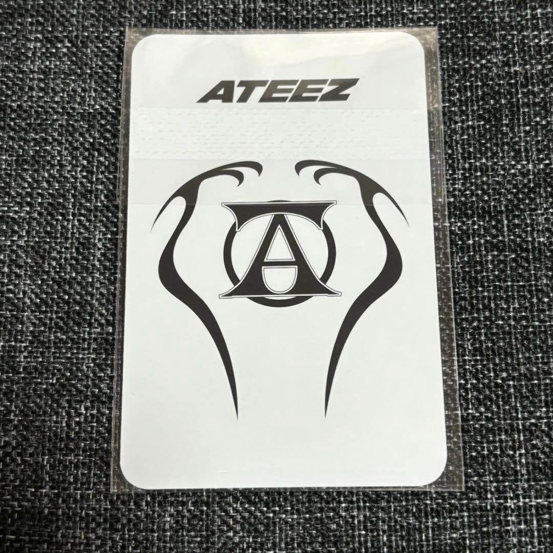 ATEEZ ヨーロッパ 限定 クロップドフーディ＆パンツトレカ ユノ