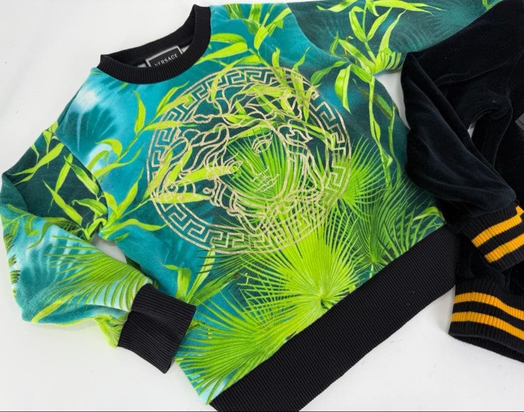 【定価10万中古】2点セット‼️ヴェルサーチ キッズ パーカー(サイズ：4歳)