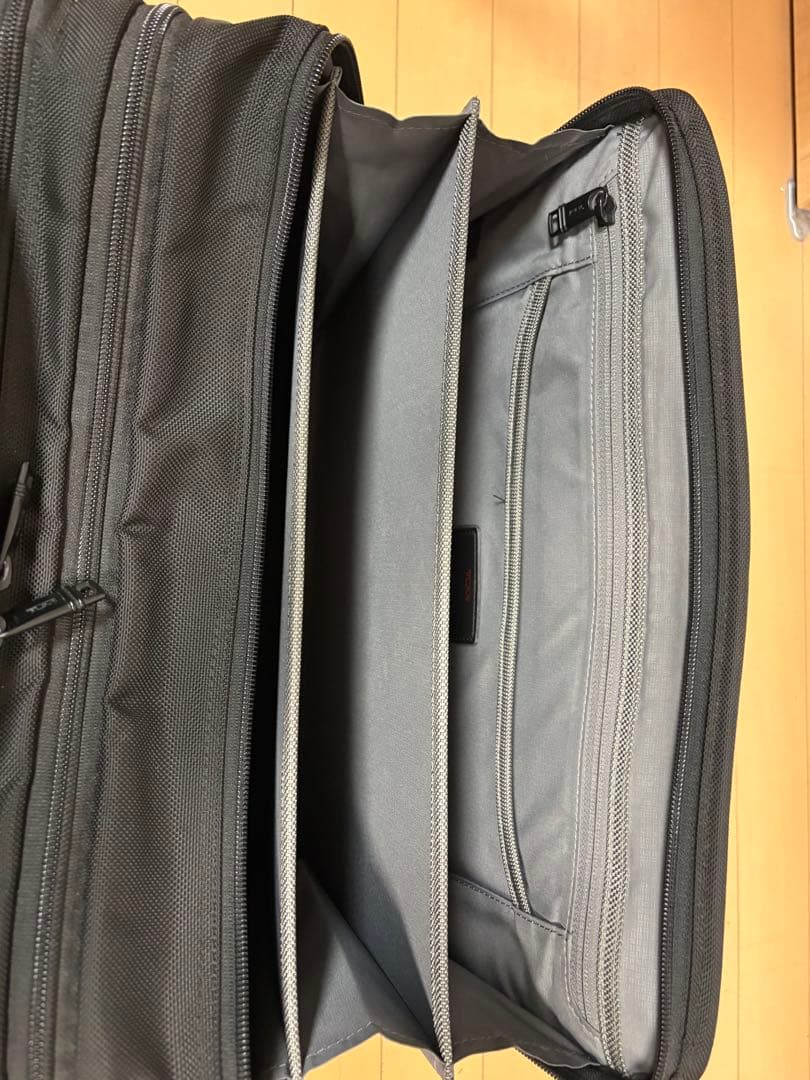 TUMI ブラック ビジネスバッグ　ALPHA3