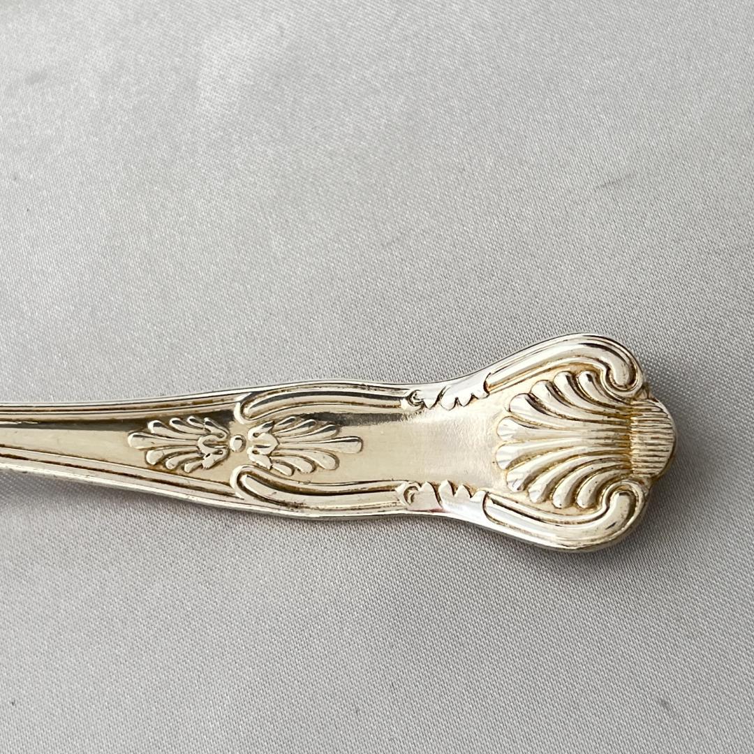 【英国】 キングスパターンのベリースプーン 【シルバープレート】