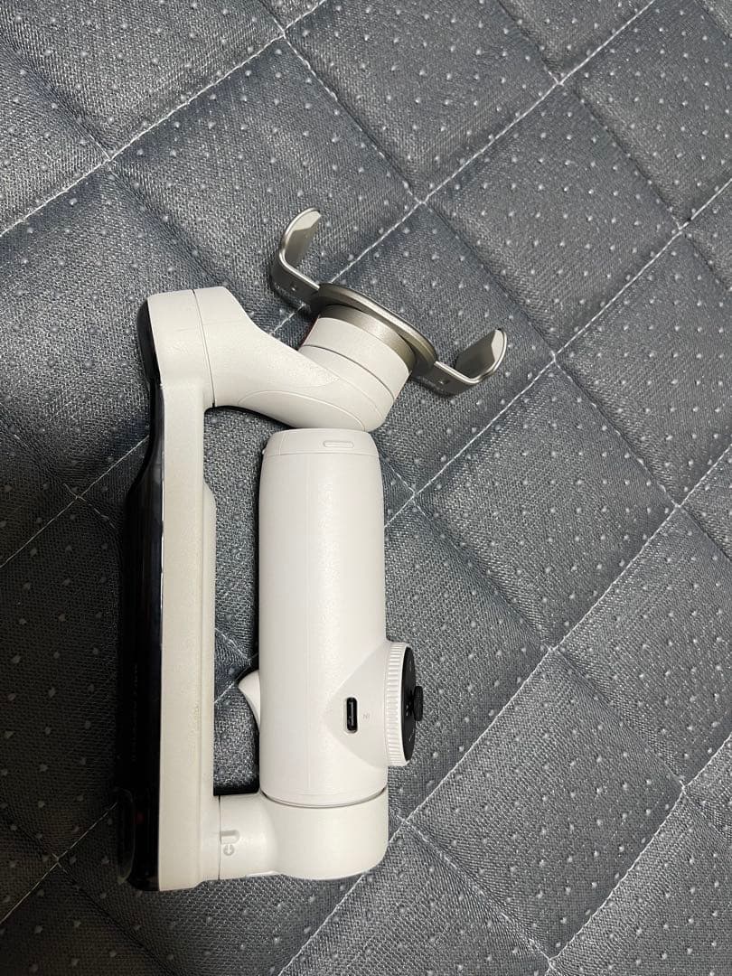 Insta360 Flow - AI搭載自動追従スマートフォン用ジンバル