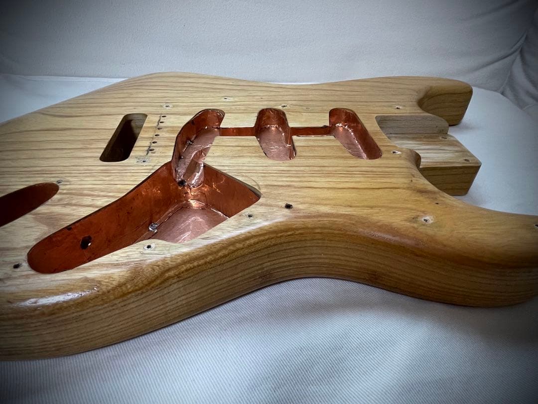 【ボディーのみ】アッシュ材 ストラトタイプ