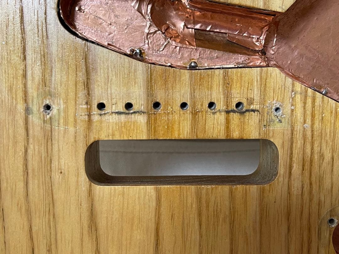 【ボディーのみ】アッシュ材 ストラトタイプ