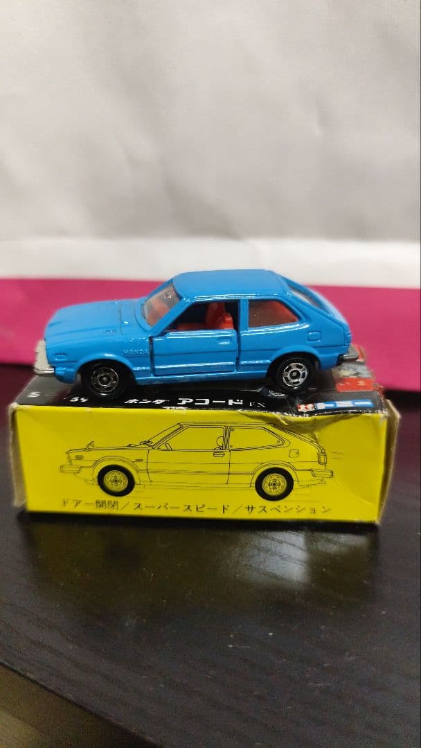 トミカ アコード 1/60 青