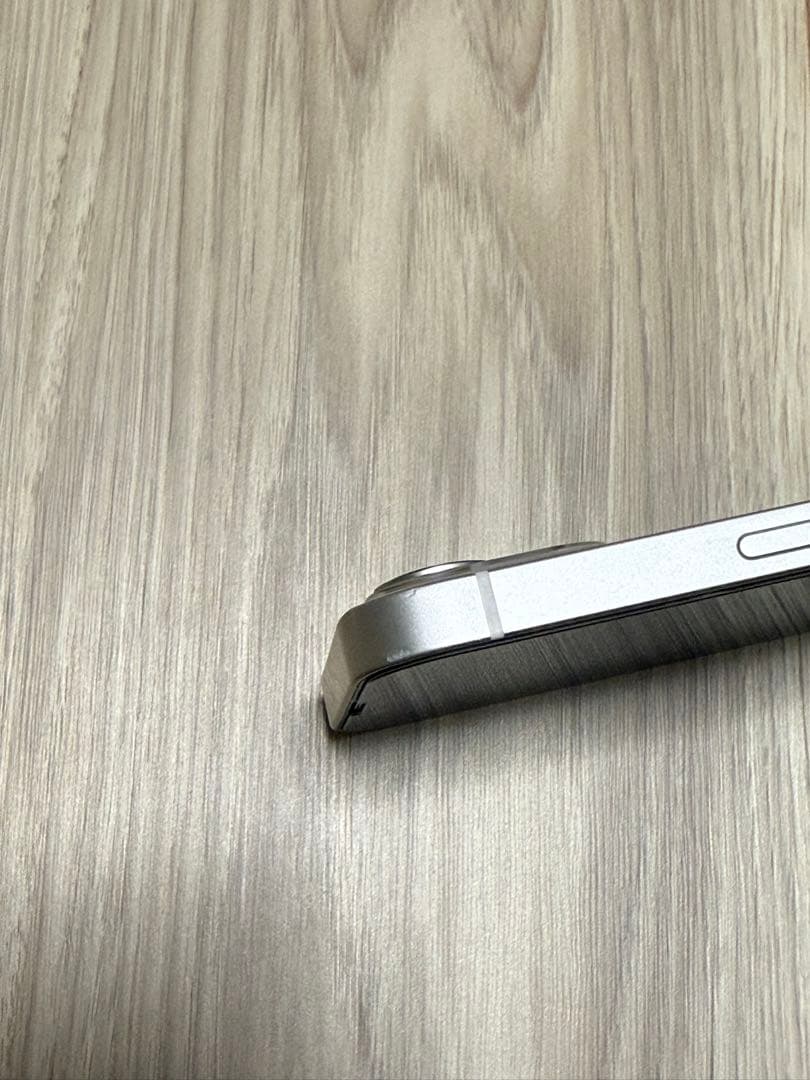 iPhone13 本体 128GB スターライト SiMロックなし