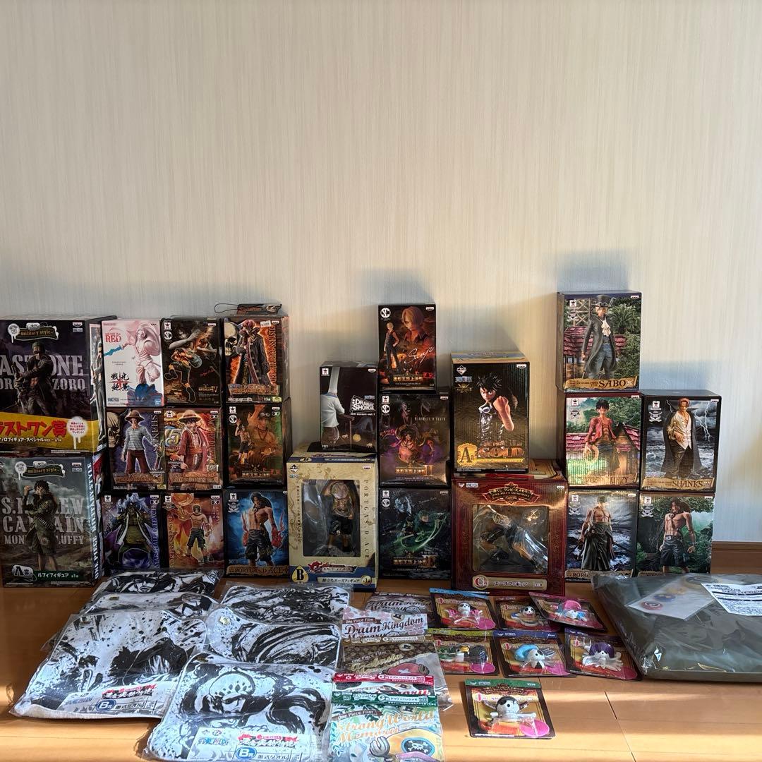 ワンピース一番くじルフィジャン&ミリタリー スタイルルフィ、ゾロフィギュア他