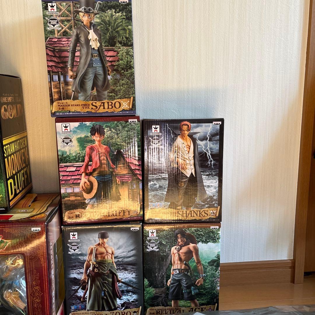 ワンピース一番くじルフィジャン&ミリタリー スタイルルフィ、ゾロフィギュア他