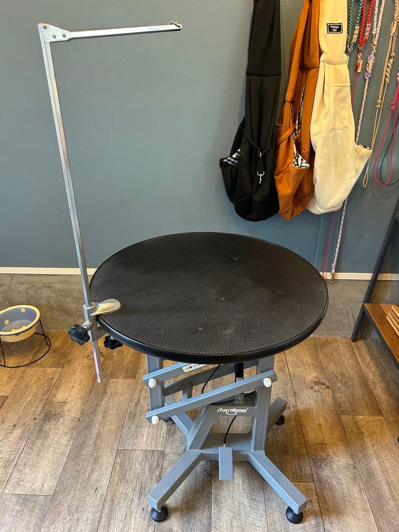 空気圧式トリミングテーブル 高さ調整可能