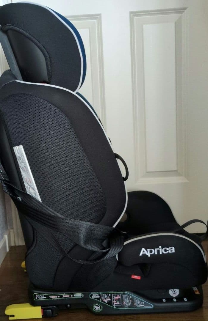Aprica formfit チャイルドシート ジュニアシート　ISOFIX