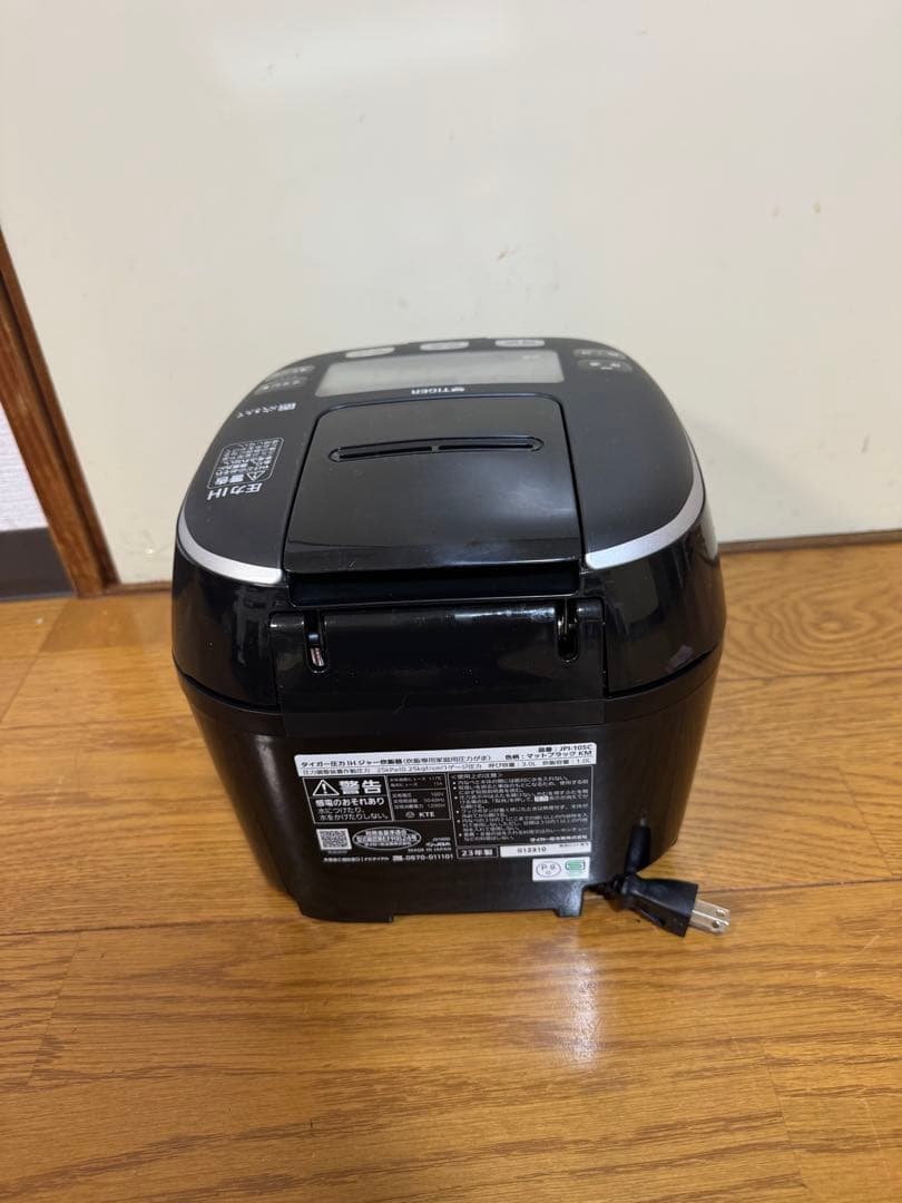 TIGER タイガー　炊飯器　JPI-10SC 2023年製