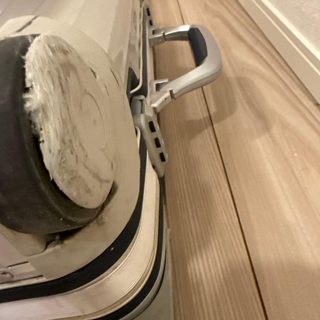 リモワ　キャリーケース　スーツケース