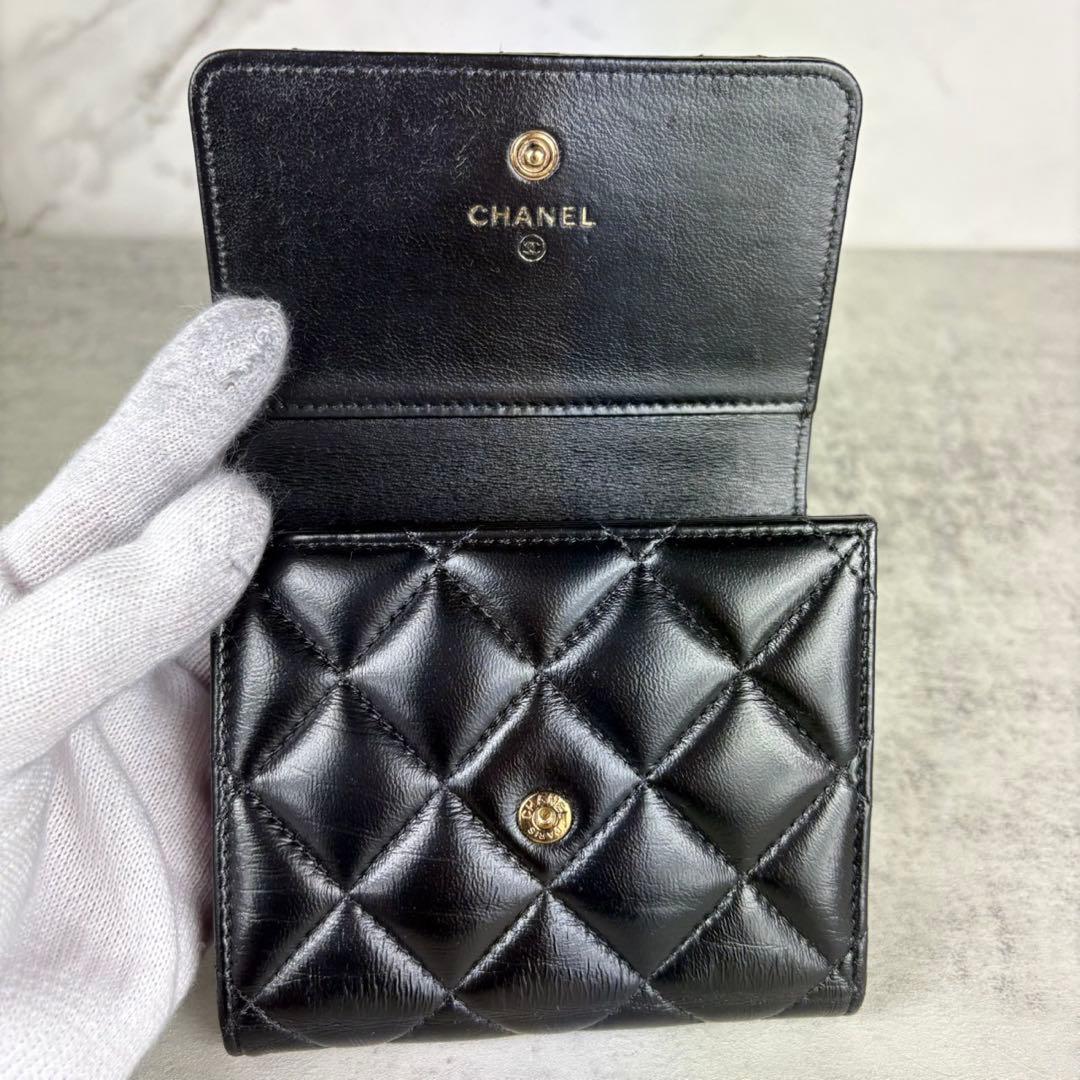 CHANEL シャネル　マトラッセ　ラムスキン　三つ折り　財布　ケース
