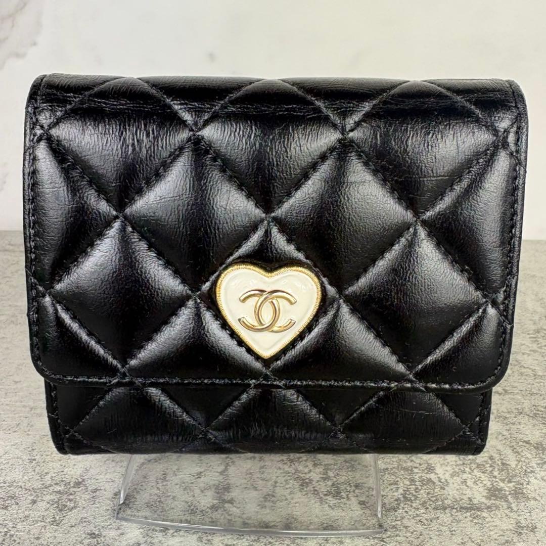CHANEL シャネル　マトラッセ　ラムスキン　三つ折り　財布　ケース