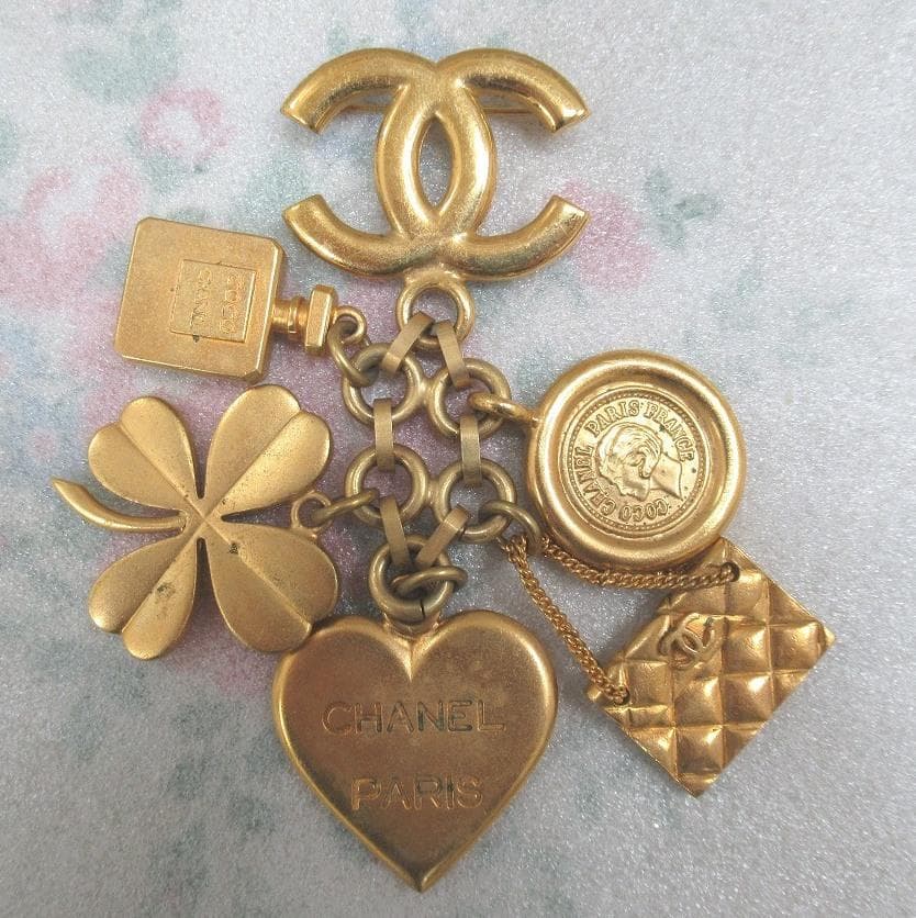 T*T様 正規品　レア　CHANEL　シャネル ブローチ 96P ゴールド ヴィ