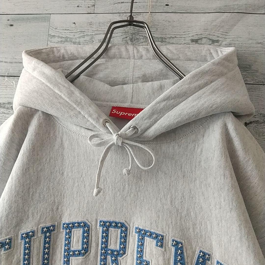 人気デザイン☆シュプリーム スタースタッズ アーチロゴ パーカー L相当