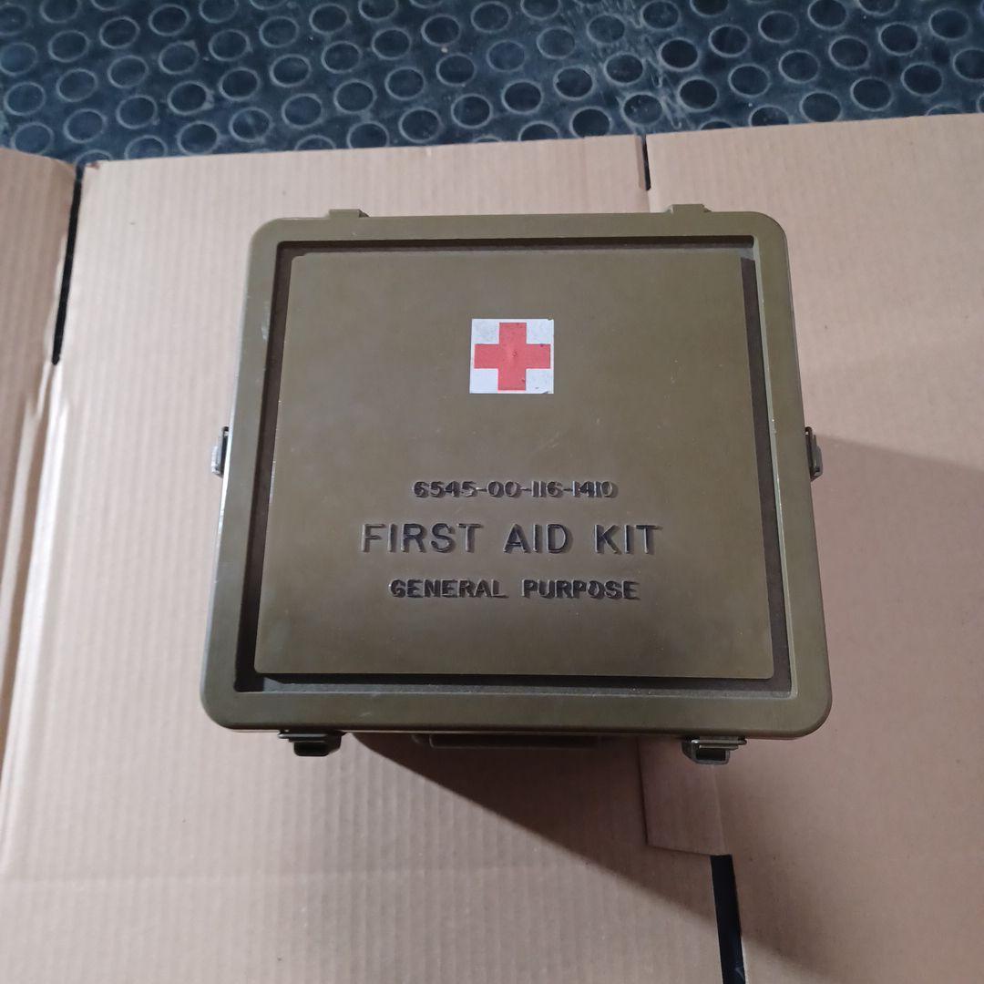 ✨送料無料　米軍　FIRST AID KID