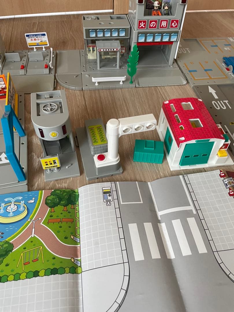 トミカタウン　まとめ売り　信号機　警察署　ENEOS イオンモール　消防署　他