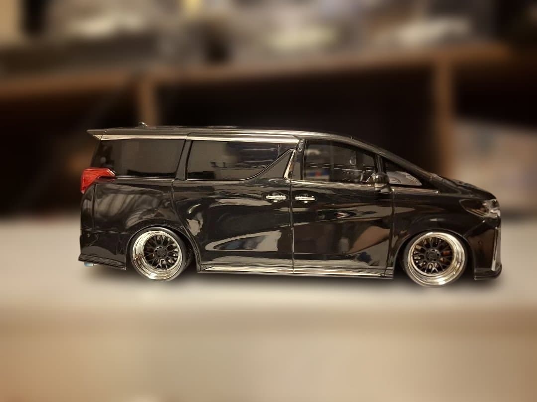 イグニッションモデル 1/18 アルファード エグゼクティブラウンジ