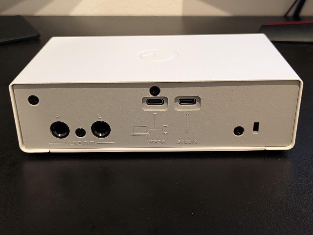 IXO12 white steinberg スタインバーグ