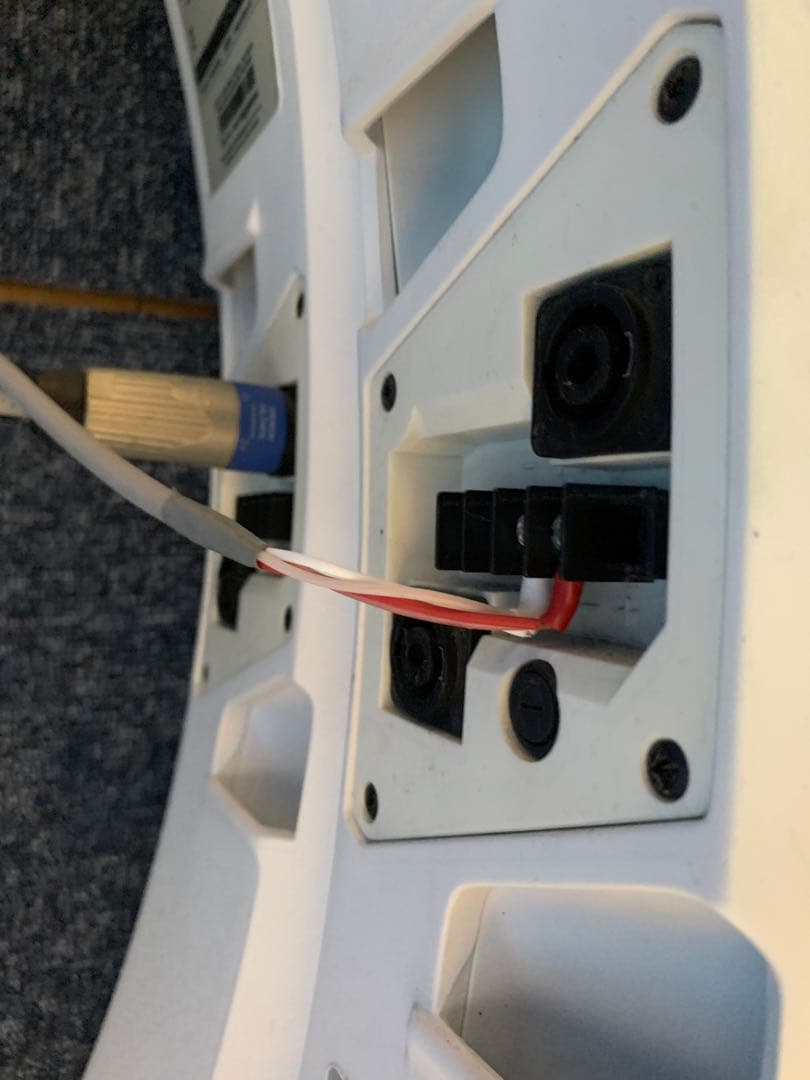 ① 2本　BOSE Panaray System 502A スピーカー金具付