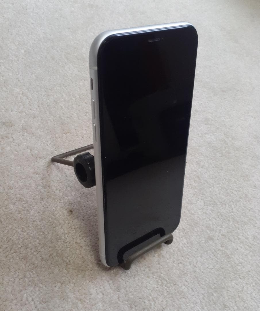 Apple iPhone XR ホワイト 本体　128GB