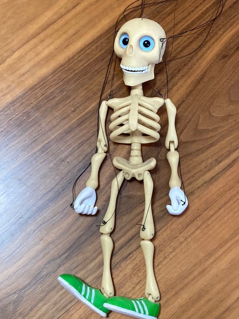 踊る骸骨マリオネット