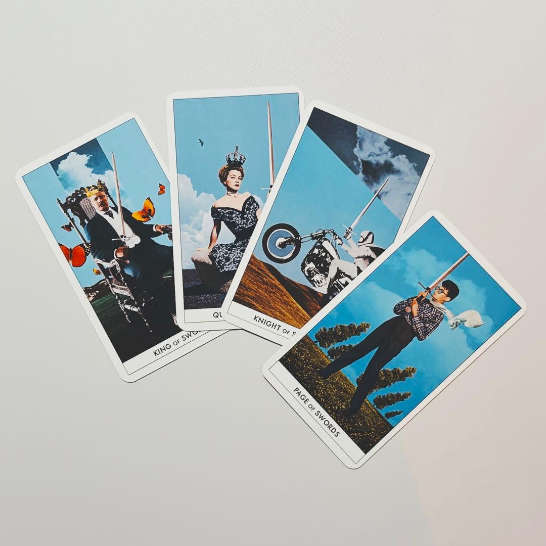 【美品・正規品】The Hidden Message Tarot Deck