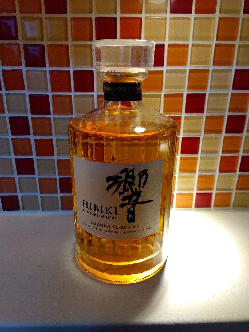 サントリー　ウイスキー響　新品未開封　箱無し700ml