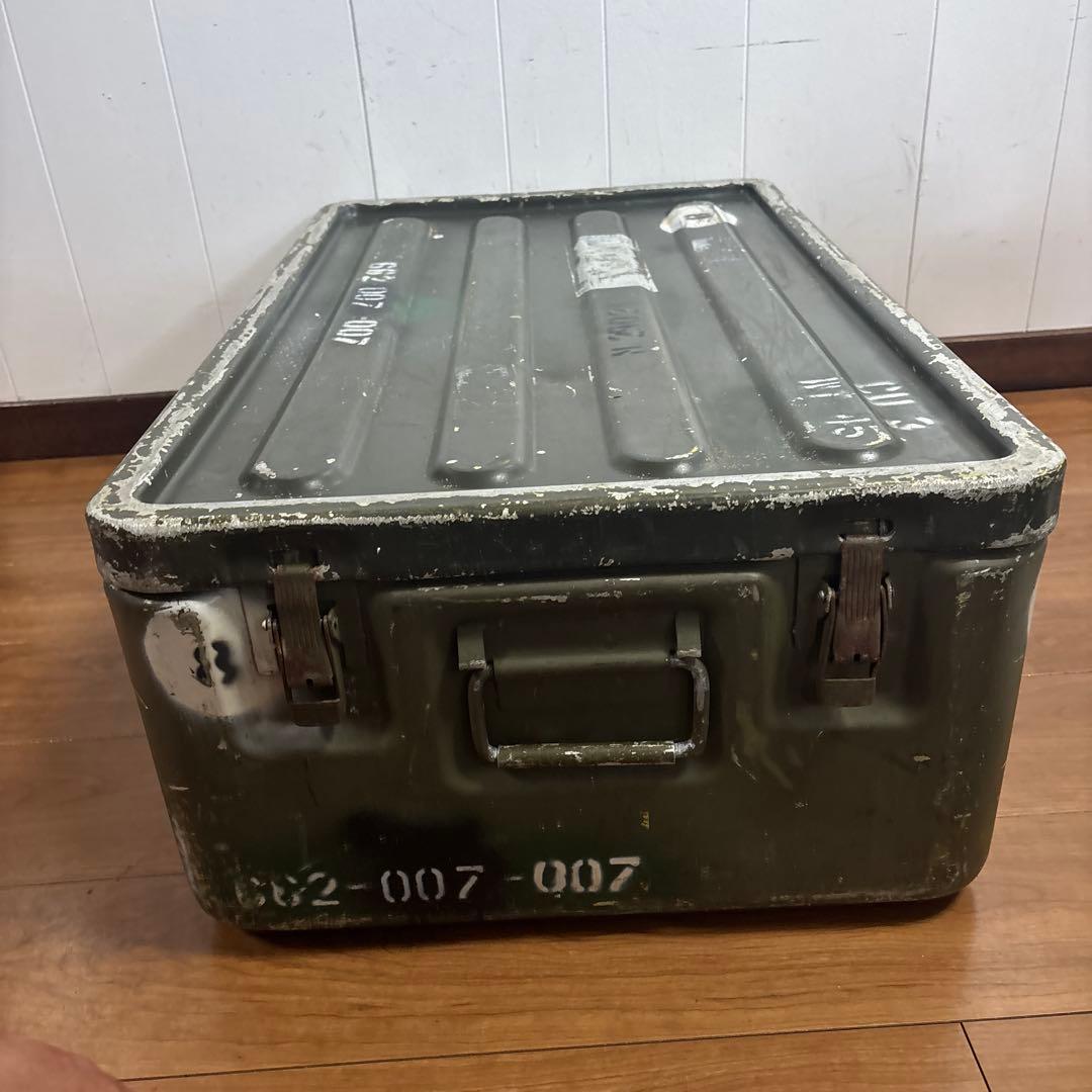 米軍　実物　アルミコンテナ　送料無料