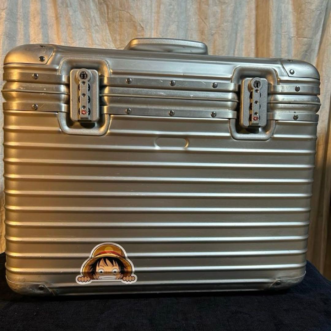 リモワ　パイロット　トロリー　２輪　カナダ製