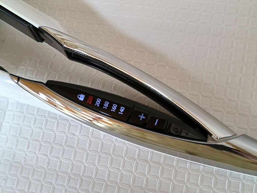 正規品　ReFaリファ ビューテック ストレートアイロン　21年製