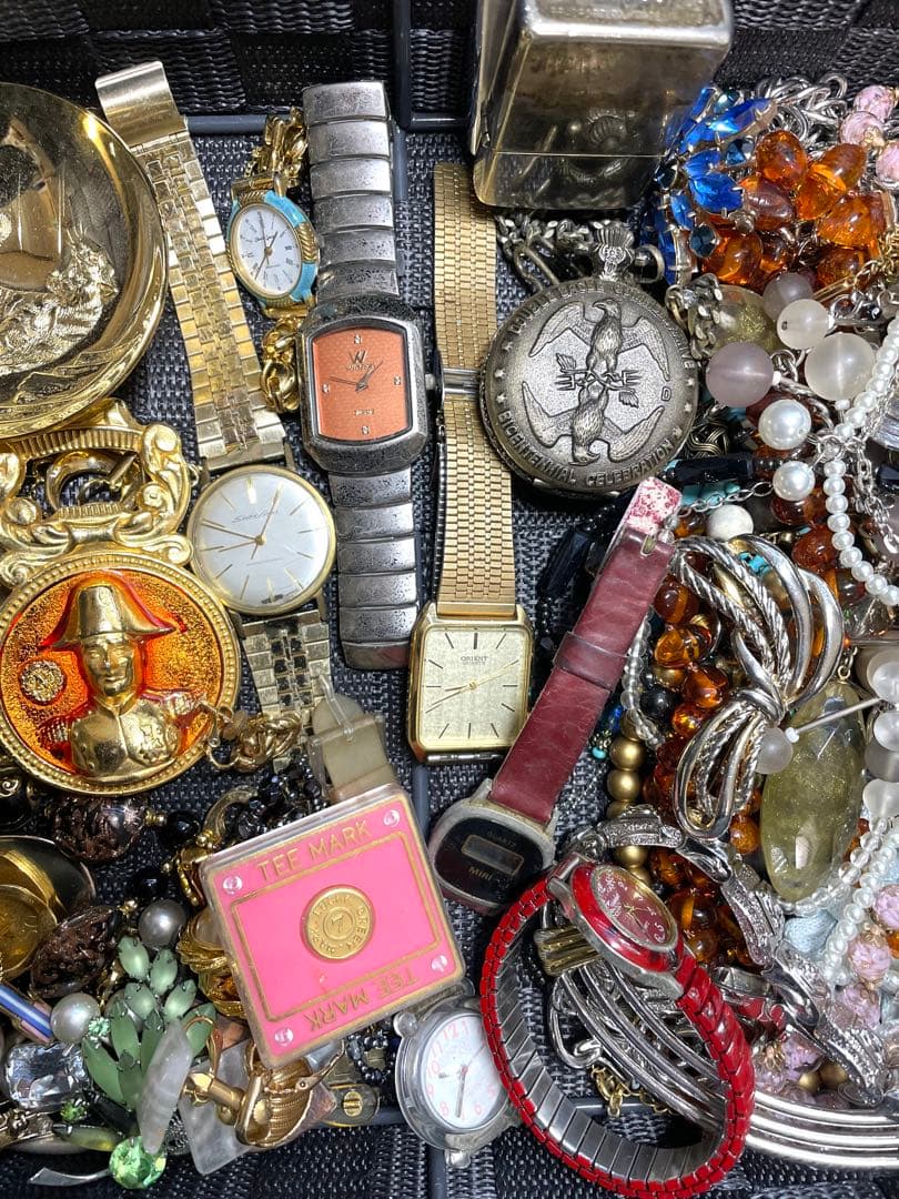 遺品整理品　アクセサリー　時計　ジッポ　2キロ超③