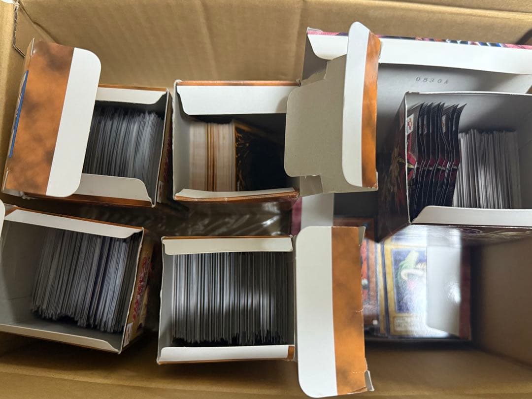 遊戯王　初期　空き箱vol2,4,6と2期空き箱2つ　おまけノーマルカード付き