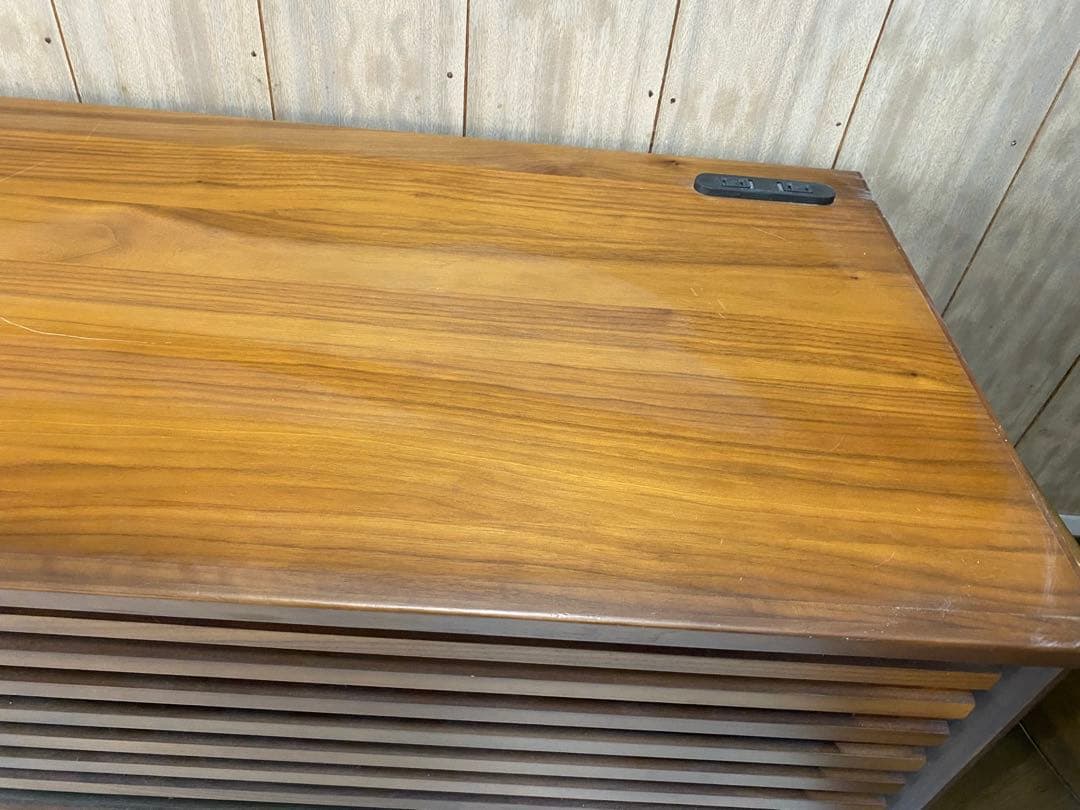 【美品】テレビボード　無垢　一枚板　ウッド調 スラットデザイン テレビ台