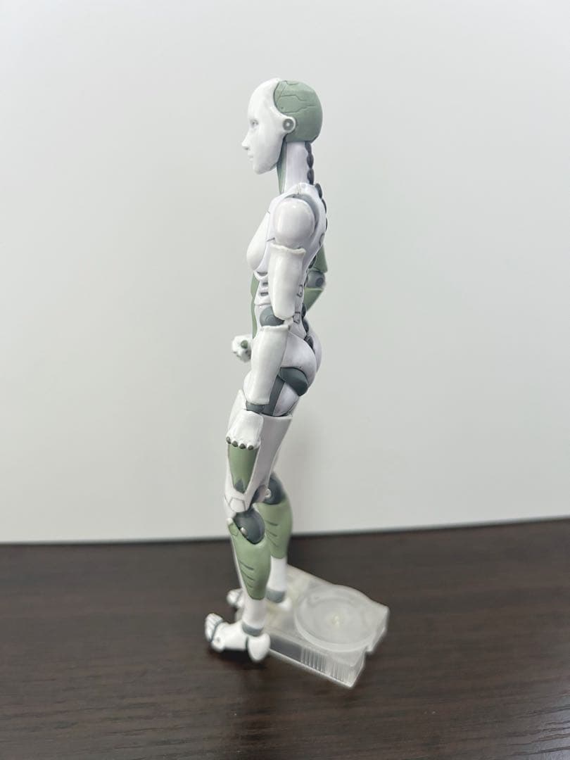 東亜重工合成人間 女性モデル