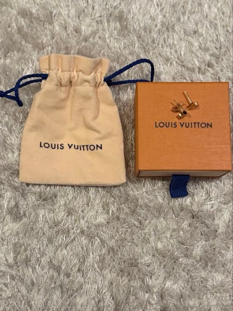 LOUIS VUITTON ゴールド Ｖ字型 ピアス