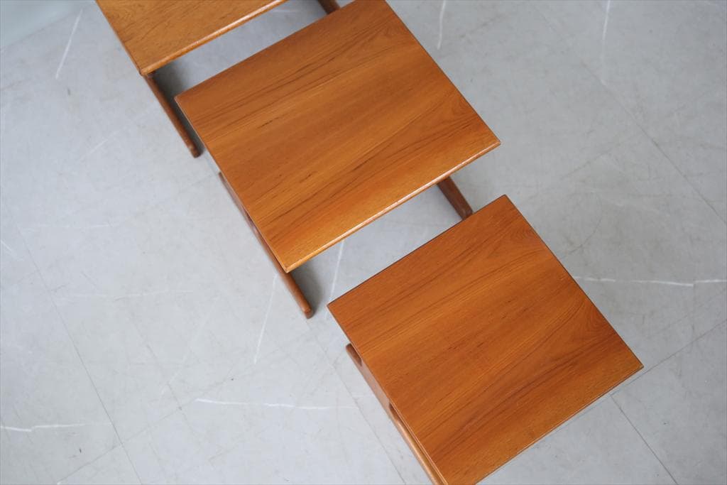 英国アンティーク木製ネストテーブル3台/収納式机/サイドテーブル(88-151)